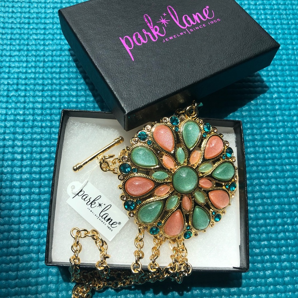 Gold pendant necklace turquoise and peach gems 🌸